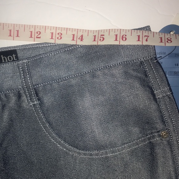 R.V.T. Women’s silver denim pants. Size 18 - Picture 12 of 14